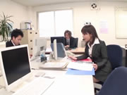 Secretaria japonesa hace el amor con su jefe